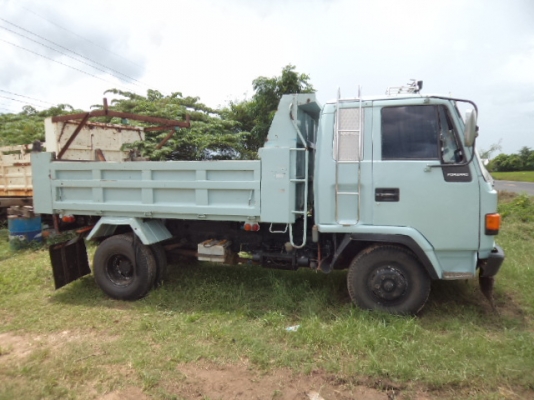 ขายรถ6ล้อดั้มอีซูซุร็อก195แรง สภาพพร้อมใช้งาน