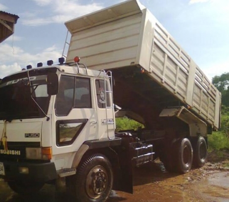 MITSUBISHI FUSO FN527 TURBO 220 HP 6D16 TF5065 สิบล้อดั๊มพ์ 2 เพลา สวยจัดสวยเต็มรอบคัน มีระบบลากพ่วงครบพร้อมใช้งาน กระบะดั๊มพ์เหล็ก 12 ตันสภาพสวยของ KAC โคราช เครื่องแน่นแรงดีไม่มีเยิ้ม ภายในเก๋งคอนโซลสวยครบพร้อม แอร์เย็น พวงมาลัยเพาเวอร์ ระบบเบรคทริ๊ปฟี้