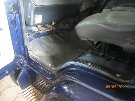 ขาย  6  ล้อดั้ม  ISUZU  ROCKY  175  HP