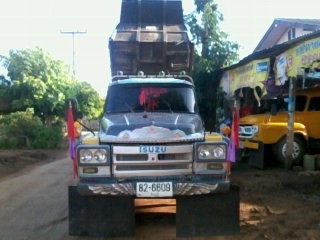 ขายด่วนรถหกล้อดั้มหัวยาว ISUZU เครื่อง 6BB1 แกนยาว เฟืองท้ายฟูโซ๋ คัสซีสวย ยางหน้าใหม่เอี่ยม ยางหลังเต็ม ภาษีเต็ม 57 ทะเบียนพร้อมโอน