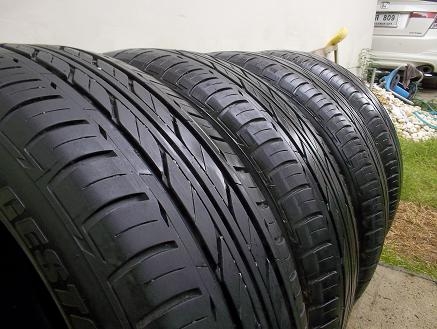 ขายยาง BRIDGESTONE ECOPIA ปี4212 3เส้น 3811 1เส้น (1ชุด) 215/60/16 ไม่มีปะ ราคา 3,800