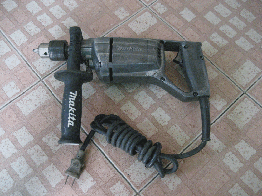 ขายด่วนสว่าน เจาะกระแทก Makita Model 8416 แท้100\%