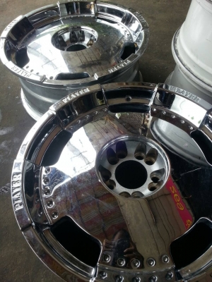 VIP แม็กขอบ 18 5รู100/114 มี 1คู่ ราคา 3,900บาท