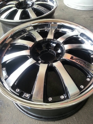 แม็กขอบ 17 4รู100/114 มี 1คู่ ราคา 3,300บาท