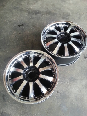 แม็กขอบ 17 4รู100/114 มี 1คู่ ราคา 3,300บาท