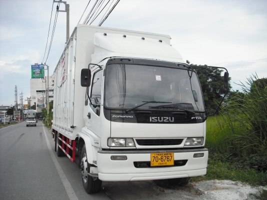รถบรรทุกตู้ IZUSU FTR33P2B 10 บาน 7.20 เมตร