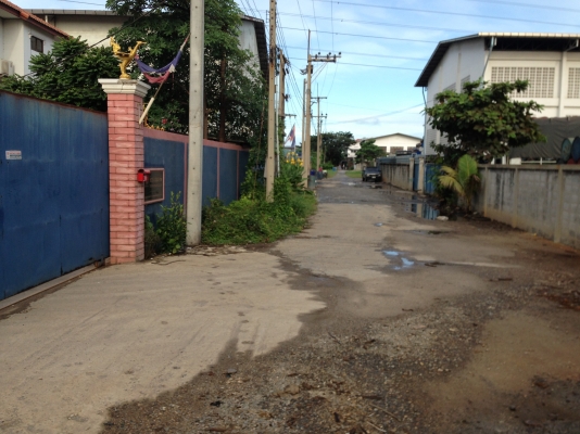 ขายโรงงานพร้อมบ้านเนื้อที่ 1 ไร่กับอีก 3 งาน อยู่ซอย วปอ11 อำเภอกระทุ่มแบน จังหวัดสมุทรสาคร ราคาทั้งหมด 18 ล้านบาท ต่อลองได้นิดหน่อย ติดต่อพิมล 0818097225 หรือเอ็ม 0852138270