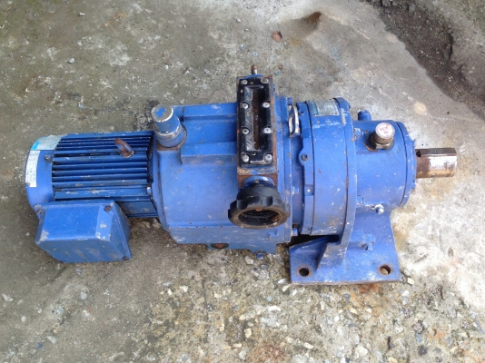 ขายมอเตอร์เกียร์ cycro drive Sumitomo ปรับรอบได้ขนาด 1 HP. อัตราทดของหัวเกียร์ 1:43 สภาพสวย พร้อมใช้งาน มี 3 ตัวครับ