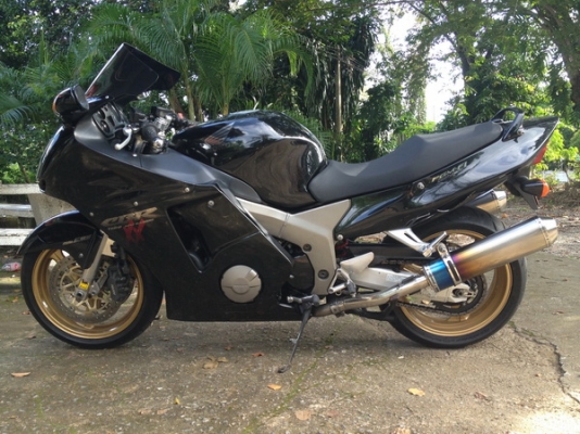 ___ขาย Cbr1100xx Blackbird ปี2000 สเปกเมกา หัวฉีด สพม.แท้ รถสวย เครื่องดีมาก ยางใหม่ สมบูรณ์สุดๆ