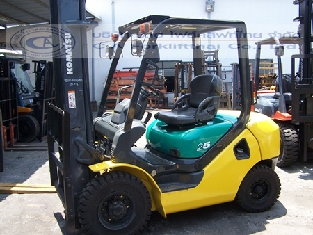 ขาย รถโฟล์คลิฟท์ KOMATSU รุ่น FD25-16
