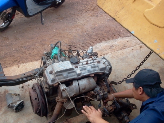 ขายเครื่องTOYOTA 2L heroสตาร์ทติดขายราคาซาก6500บาท