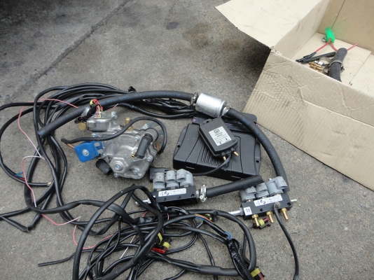 ขายชุดแก๊สหัวฉีด6 สูบหม้อต้มหลังทอง (เหมาะเครื่องเจ และเทอโบ)