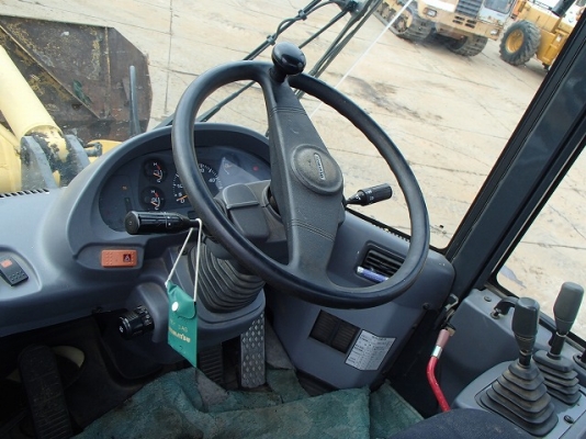 รถตักKOMATSU_WA100-5_73503_2006YR_8570HR
