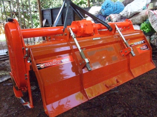 ขายโรตารี่ 1.80 ม. สภาพ 99 \% ราคา 56,000 บาท ขายโรตารี่ 1.80 ม. สภาพ 99 \% ราคา 56,000 บาท