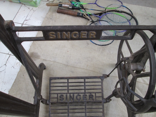 ขาจักรครับ   ชิงเกอร์800บาทครับ   อีกอัน700บาทครับ