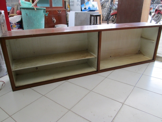 ตู้ติดผนังครับ  สภาพสวยมากครับ   ราคาติดดินครับ800บาทครับ