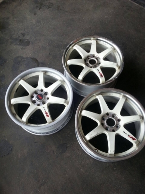 แม็กขอบ 17 4รู100/114 มี 3วง ราคา 3,900บาท