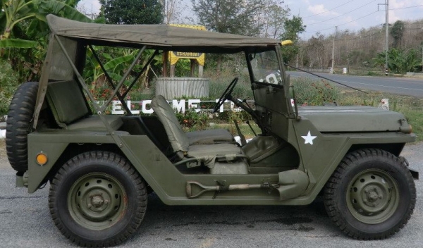 รถ jeep (สิงห์ทะเลทราย)