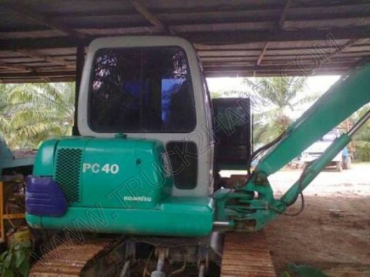 รถแบคโฮ  ยี่ห้อ KOMATSU PC40-7