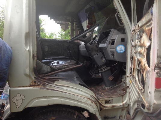 ขาย 6 ล้อ HINO FC ดั้ม เครื่อง 1 W 115 แรง / เกียร์ใหญ่ 6 สูบเสื้อลาย 5 เกียร์ ขาย 6 ล้อ HINO FC ดั้ม เครื่อง 1 W 115 แรง / เกียร์ใหญ่ 6 สูบเสื้อลาย 5 เกียร์