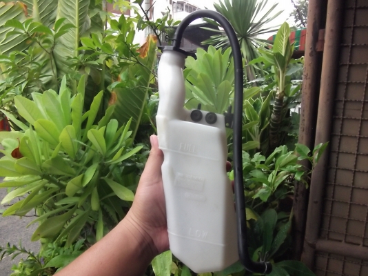 กระป๋องพักน้ำหม้อน้ำ Toyota AE110,111,112 หรือไฮทอร์ค สภาพสวยๆขาวๆ เหมือนของใหม่