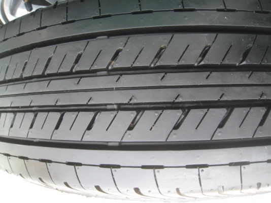 ขายล้อแม็ก All new Isuzu d-max ป้ายแดง 16"x6.5" et41 6รู139 + ยาง ปี1813 สนใจติดต่อเล็กคลองสามครับ (081-3747940)