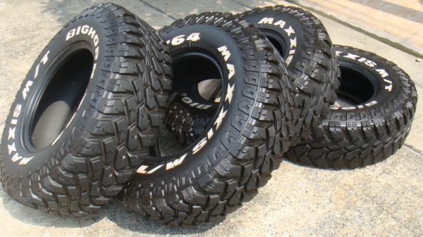 ขายยาง Maxxis Bighorn 764 Mudterrain  ปี12 สวยๆ