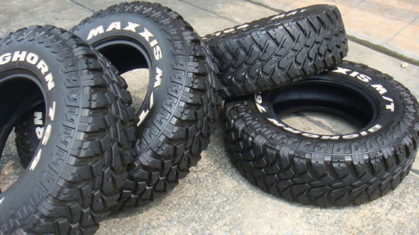 ขายยาง Maxxis Bighorn 764 Mudterrain  ปี12 สวยๆ