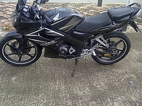 CBR150คาบูโฉมสุดท้ายไมล์เหลือง