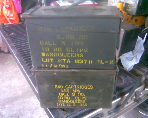 กล่องใส่กระสุน เหล็กรุ่นเก่าเหล็กหนาครับหนักครับสภาพพร้อมใช้ครับราคานี้น่าเก็บสะสมครับ