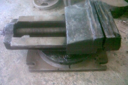 ปากกามิลลิ่งปรับองศาได้งานนอก ขนาด 9.5 นิ้วปากสวยๆครับงานนอกครับปรับองศาได้ครับขนาด  9.5  นิ้ว ครับตัวใหญ่ น้ำหนัก  40-60  กิโลครับ ราคา 5700 ขนาด 5 นิ้ว 3500  บาท สภาพพร้อมใช้งานครับราคานี้สุดคุ้มใช้ยาวครับรุ่นนี้