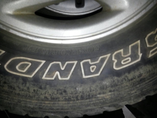 แม็กกระบะ ขอบ 15  พร้อมยาง 30.5  ปี 10  1ชุด