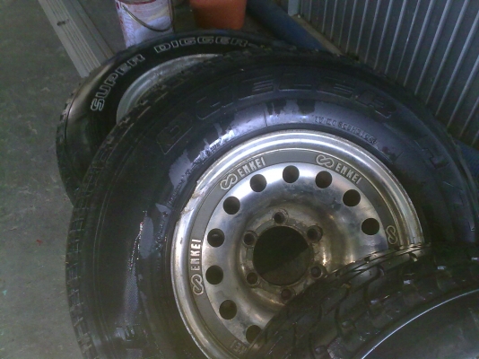 ล้อหยดน้ำ enkei ออฟ ลึก สวย ราคาเบาๆ 5,500 บาท ถูกใจ ว่ากันไป