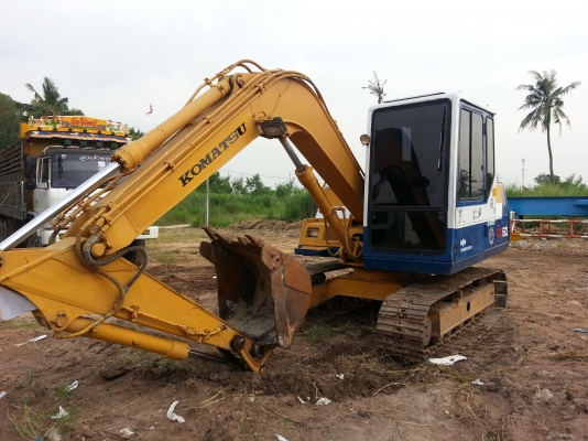 ขายด่วน KOMATSU PC 60-6 8xxx ช.ม สภาพสวยไฟฟ้าครบ