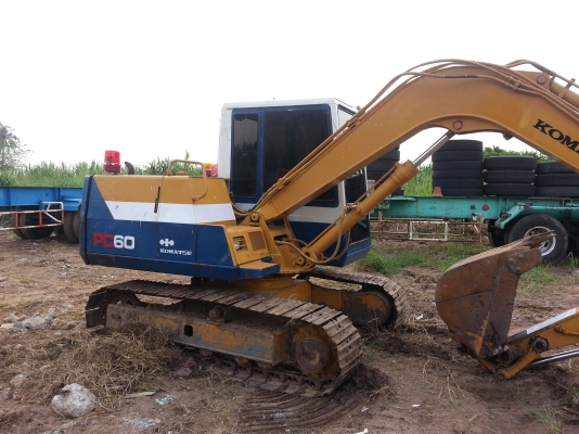 ขายด่วน KOMATSU PC 60-6 8xxx ช.ม สภาพสวยไฟฟ้าครบ