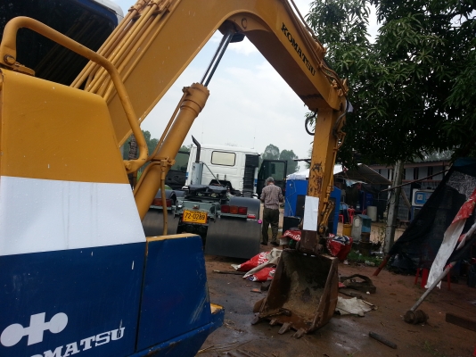 ขายด่วน KOMATSU PC 60-6 8xxx ช.ม สภาพสวยไฟฟ้าครบ