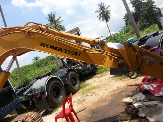 ขายด่วน KOMATSU PC 60-6 8xxx ช.ม สภาพสวยไฟฟ้าครบ