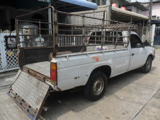 ฝากขายด่วน Nissan BigM 2.5 หัวเดียวฝาแดง ตามสภาพแต่พร้อมใช้ เครื่องดี แอร์เย็น แชสซีดี ช้าอด กทม.