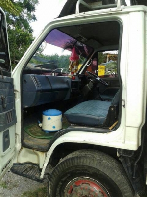 ขาย  6  ล้อ  115  NPR  59  PU  รถห้างกระบะยาว  5  เมตร