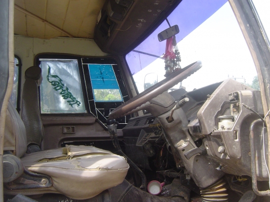 ขายสิบล้อพร้อมรถเกี่ยวข้าวสองเพลาถูกๆ3,200,000คับ4คัน