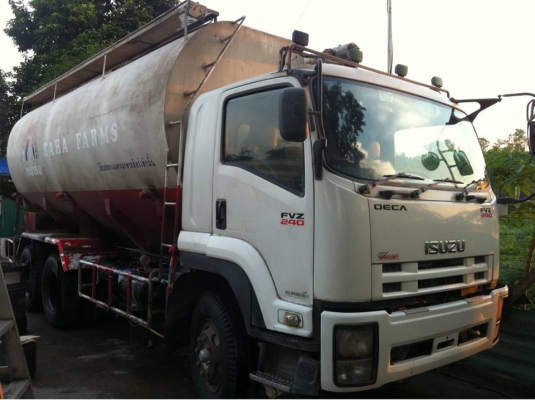 ISUZU  FVZ 240 แรง รถสิบล้อบรรทุกอาหารสัตว์