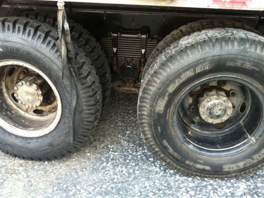 ISUZU  FVZ 240 แรง รถสิบล้อบรรทุกอาหารสัตว์