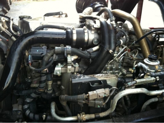 ISUZU  FVZ 240 แรง รถสิบล้อบรรทุกอาหารสัตว์