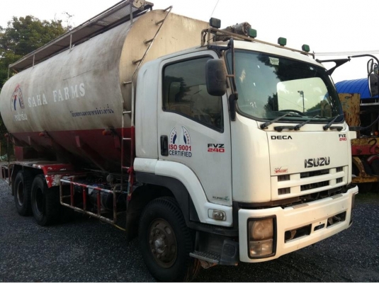 ISUZU  FVZ 240 แรง รถสิบล้อบรรทุกอาหารสัตว์