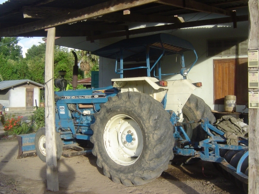 ขายรถไถฟอร์ด6600เสื้อลายจัด480,0008คับ