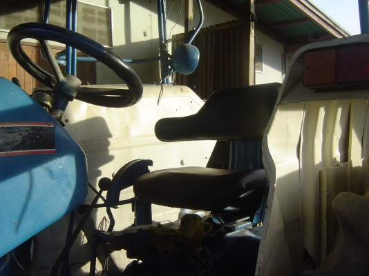 ขายรถไถฟอร์ด6600เสื้อลายจัด480,0008คับ