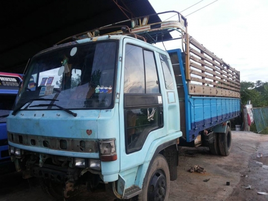 -ขาย  ร็อกกกี้   175   ยาว 6.20 เมตร   ยาง 8.25-16 นิ้ว  เหมาะเอาไป  ต่อดั้ม