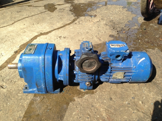 ขายมอเตอร์เกียร์ elektrim 0.5 HP. 380 V ปรับรอบได้ สภาพสวย พร้อมใช้งาน มี 3 ตัวครับ