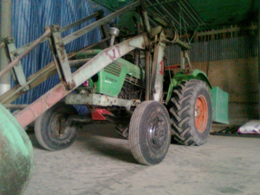 ขายรถไถ ยี่ห้อด้อย เครื่อง 4 สูบ เปลียงเป็นรถไถตักข้าวสาร โทร 088-4501277 ขายรถไถ ยี่ห้อด้อย เครื่อง 4 สูบ เปลียงเป็นรถไถตักข้าวสาร โทร 088-4501277