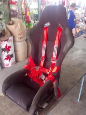 ขายเบาะหลังเเข็งเก่าญี่ปุ่น พร้อมเข็มขัดเข้าชุด จัดส่งได้ครับ